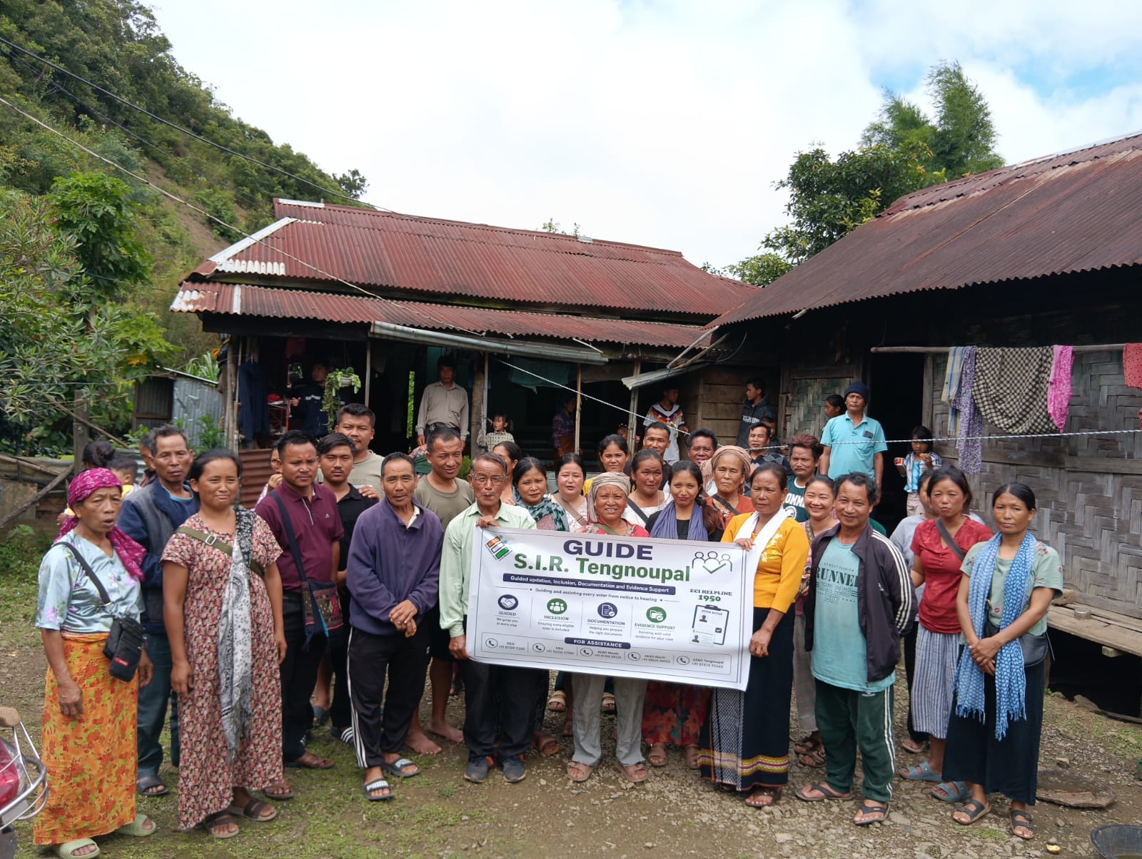 Guide SIR Team at Senam Village